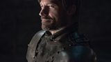 Auch ihr Bruder und (Ex?) Liebhaber Jamie Lannister trägt Rüstung - und verrät damit viel. Nach seiner Flucht hat er die goldene Lannister-Rüstung gegen einen schwarzen Lederwams eingetauscht. Und der erinnert verdächtig stark ab die schwarze Kluft der "Wächter der Mauer" - die klar auf der Seite von Cerseis Feind Jon Snow stehen. Kommt es wirklich zum Seitenwechsel?