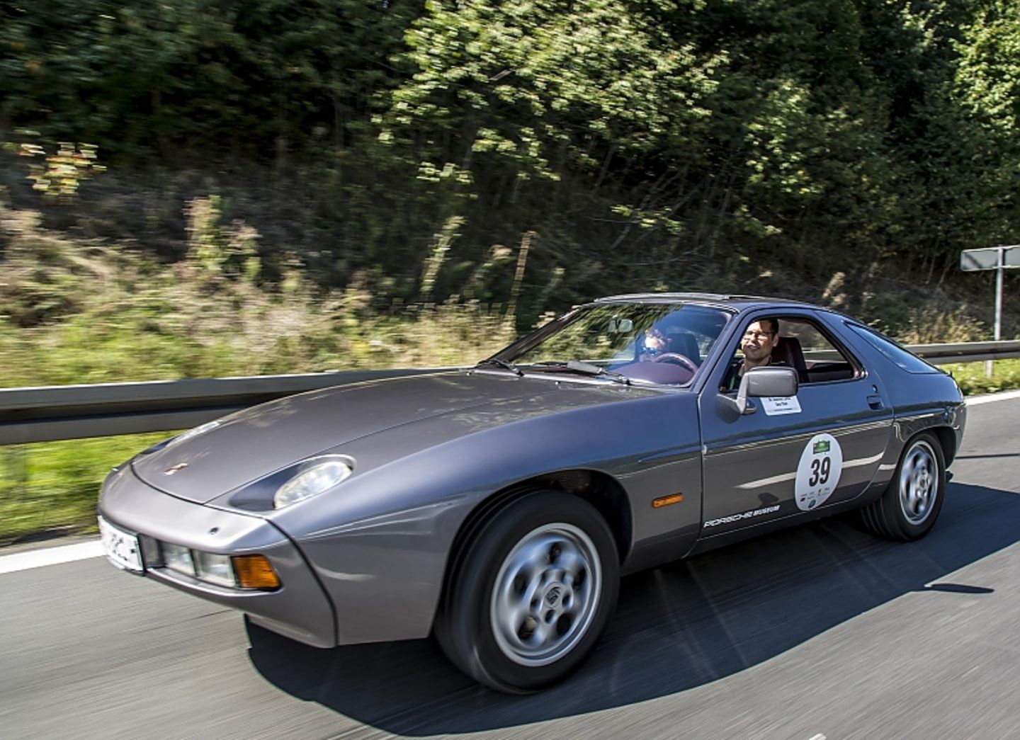 Porsche 928