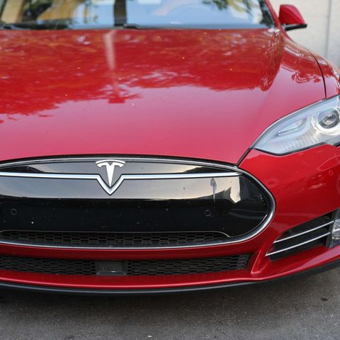 Tesla Model 3 von vorn