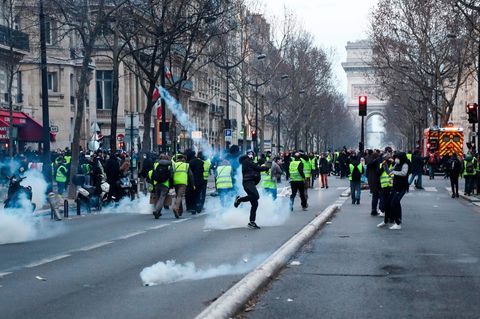 Bei den Protesten der Gelbwesten kam es in Paris wieder zu massiven Ausschreitungen