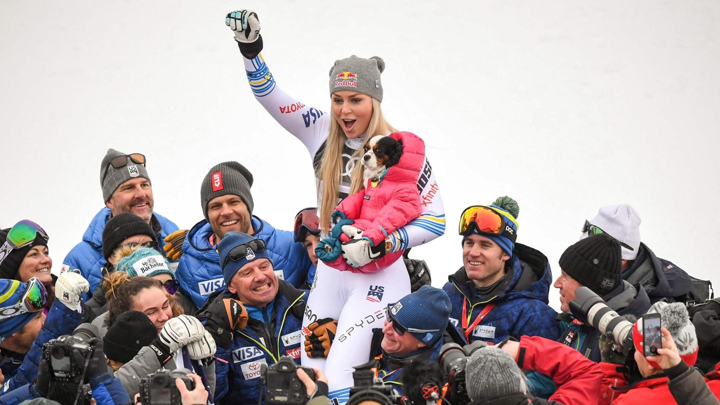 Lindsey Vonn feiert ihren Abschied mit einer WM-Bronzemedaille in der Abfahrt Lindsey Vonn feiert ihren Abschied mit einer WM-Bronzemedaille in der Abfahrt