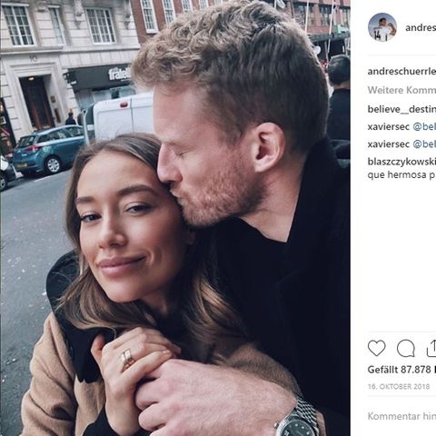 Andre Schürrle und Anna Sharypova küssend auf Instagram