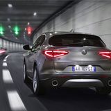 Die Höchstgeschwindigkeit des Alfa Romeo Stelvio 2.0 Turbo beträgt 230 km/h