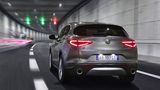 Die Höchstgeschwindigkeit des Alfa Romeo Stelvio 2.0 Turbo beträgt 230 km/h