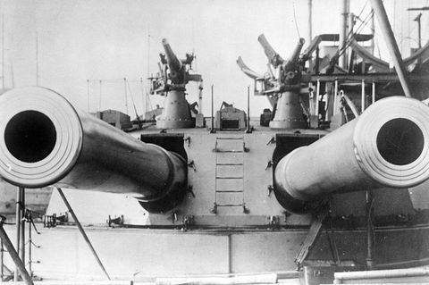 Der Schlachtkreuzer "Dreadnought" läutet das Ende der vorhergehenden Linienschiffe ein.