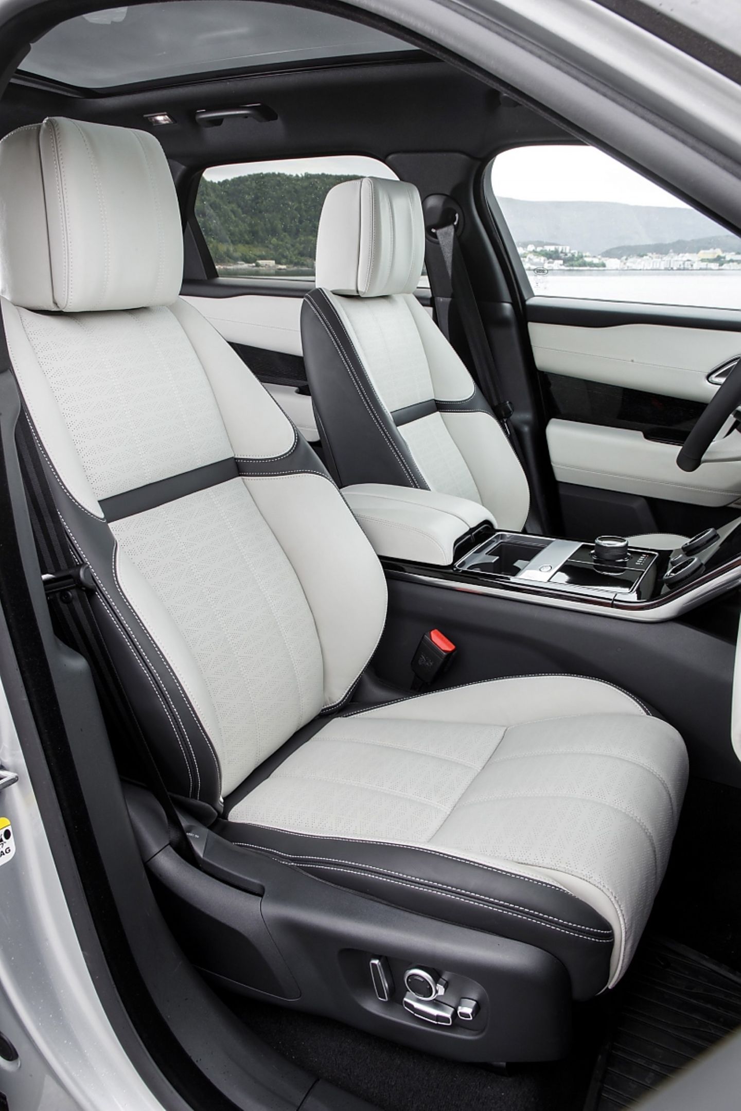 Range Rover Velar First Edition P380