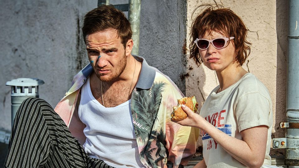 Frederik Lau und Karoline Herfurth in einer Szene des Films "Sweethearts" Frederik Lau und Karoline Herfurth in einer Szene des Films "Sweethearts"