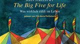 John Strelecky  The Big Five for Life – Was wirklich zählt im Leben  Wenn man weiß, warum man etwas tut, ist das die Voraussetzung für Motivation und Lebensfreude – das ist die Idee hinter John Streleckys Konzept "The Big Five for Life". Jeder sollte seinen individuellen Zweck der Existenz finden und seine großen Ziele im Leben definieren, auf die er hinarbeitet. Strelecky schmiss mit Anfang Dreißig seinen Beraterjob hin und reiste um die Welt. Danach schrieb er mehrere Bestseller zur Selbstfindung. Das Buch erzählt die fiktive Geschichte des Geschäftmannes Thomas, der seine Big Five schon lebt. Auch wenn die Story recht simpel ist, inspiriert die Idee dahinter. Reinhören und die eigenen Ziele hinterfragen! The Big Five for Life findest du hier bei Audible