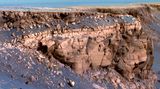 Das Vorgebirge Cape St. Vincent am Victoria Crater. Während seiner Mission hatte "Opportunity" eine Distanz von 45,2 Kilometern zurückgelegt und insgesamt 217.594 Aufnahmen vom Mars auf die Erde geschickt.