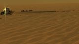 Im Wüstensand des Marz funkelt das Hitzeschild, das "Opportunity" ummantelte. Die Expertin für Weltraumforschung bei der gemeinnützigen Organisation "The Planetary Society", Emiliy Lakdawalla, verglich den Rover mit einem "Avatar", der für die Menschheit über den Mars gereist sei. 