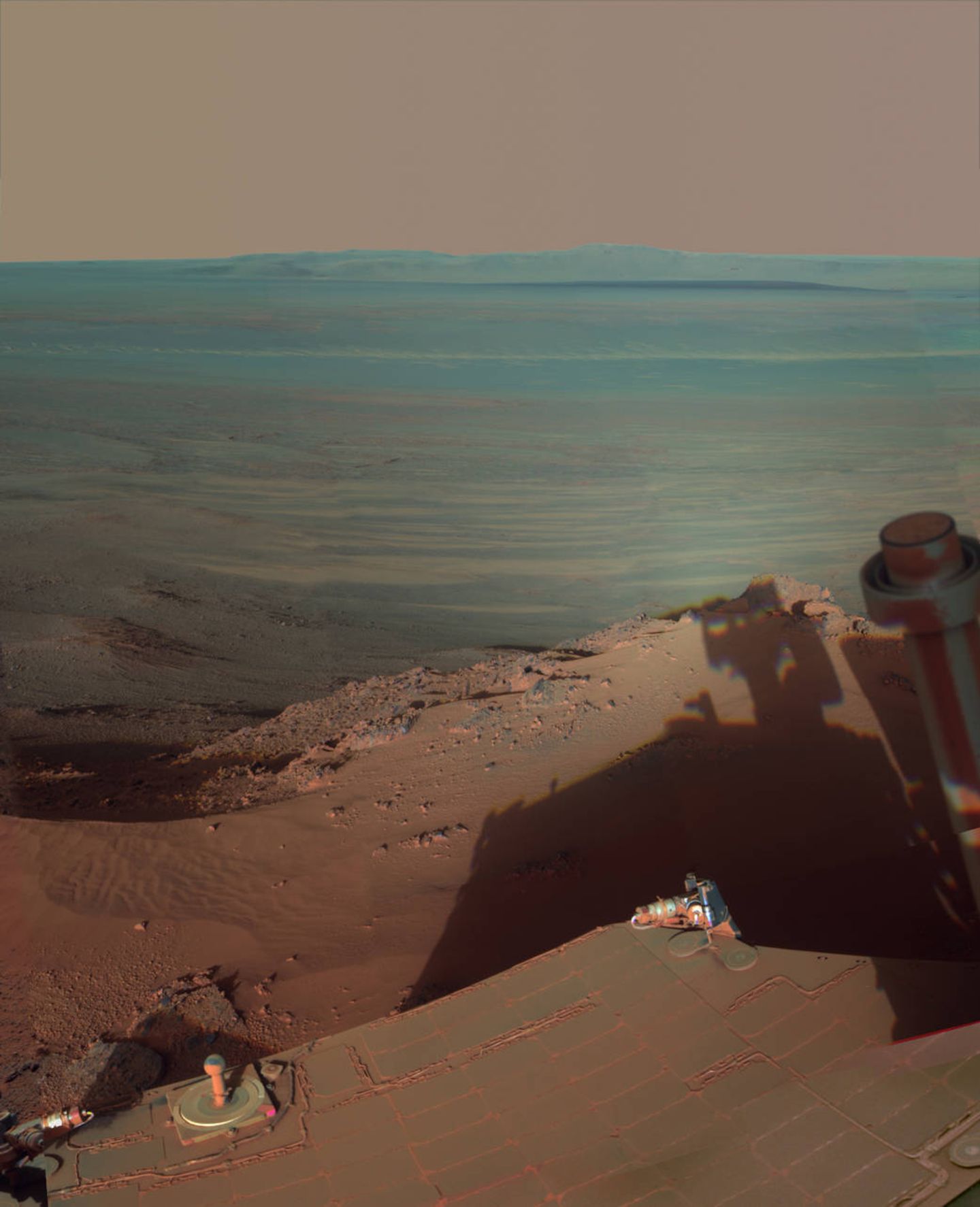 Ein später Nachmittag auf dem Mars. Es gebe kaum ein "passenderes Ende" für die "mutige Mission" von "Opportunity", als von einem gigantischen Sandsturm verschlungen zu werden, sagte der Steuermann Frank Hartman.