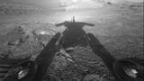 Der Schatten des Mars-Rovers "Opportunity", als er im Sommer 2004 in den Krater in der Meridiani Planum Region des Mars reiste. 