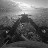 Der Schatten des Mars-Rovers "Opportunity", als er im Sommer 2004 in den Krater in der Meridiani Planum Region des Mars reiste. 