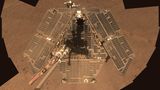 Roboter-Seflie: Im September 2014 nahm der Marsrovers sich selber auf. Wissenschaftler, die über die Jahre mit "Opportunity" zu tun hatten, trauerten um das endgültige Ende der Mission. "Gute Reise", erklärte Keri Bean, der die letzte Botschaft an den Roboter schickte, auf Twitter.