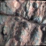 "Opportunity" fotografierte nicht nur die Mars-Landschaft, sondern drang mit Instrumenten auch in die Gesteinsschichten vor. 