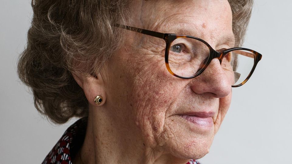 Anna Szymiczek, 84, kam als Vertriebene aus Oberschlesien nach Fürth und arbeitete dort als Hauswirtschafterin. Anna Szymiczek, 84, kam als Vertriebene aus Oberschlesien nach Fürth und arbeitete dort als Hauswirtschafterin.