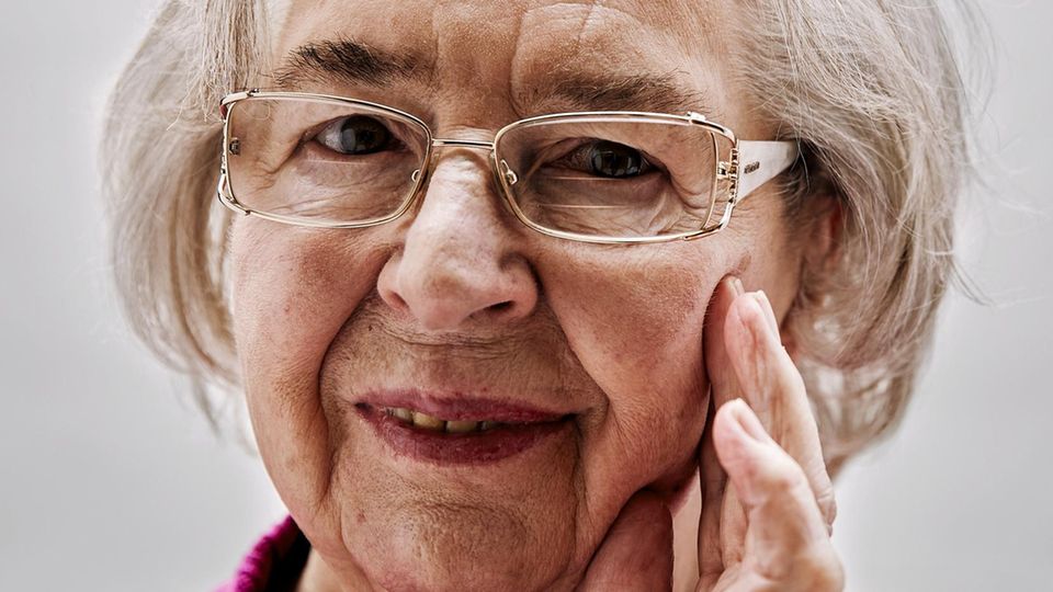 Elisabeth Lösekow,, 87, war Ordensschwester und hat lange in einem Hamburger Seemannsheim gekocht Elisabeth Lösekow,, 87, war Ordensschwester und hat lange in einem Hamburger Seemannsheim gekocht