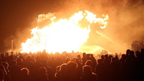In Norderstedt bei Hamburg soll nun die Anzahl der Osterfeuer deutlich eingeschränkt werden, fordern die Grünen