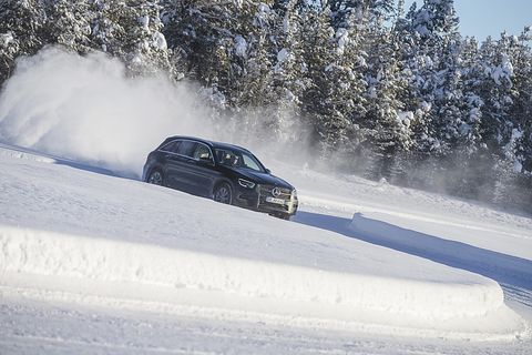 Prototyp Mercedes GLC 2020 - auf dem Es im entspannten Drift