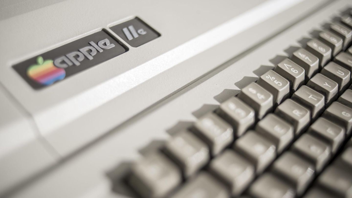 Twitter: Mann findet Apple IIe von 1983 auf Dachboden