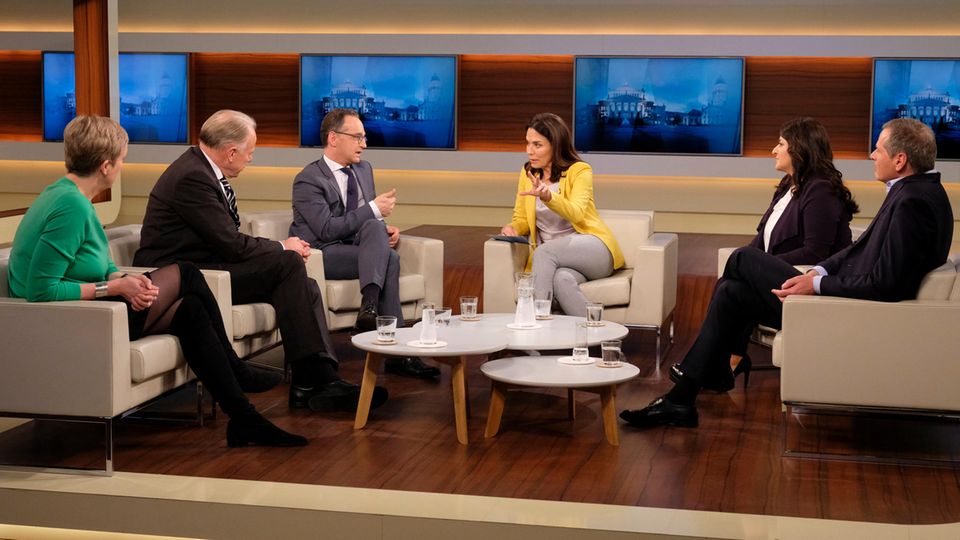 Die Gäste bei "Anne Will" zum Thema: Die neue Welt-Unordnung – muss Deutschland mehr Verantwortung übernehmen?" Die Gäste bei "Anne Will" zum Thema: Die neue Welt-Unordnung – muss Deutschland mehr Verantwortung übernehmen?"