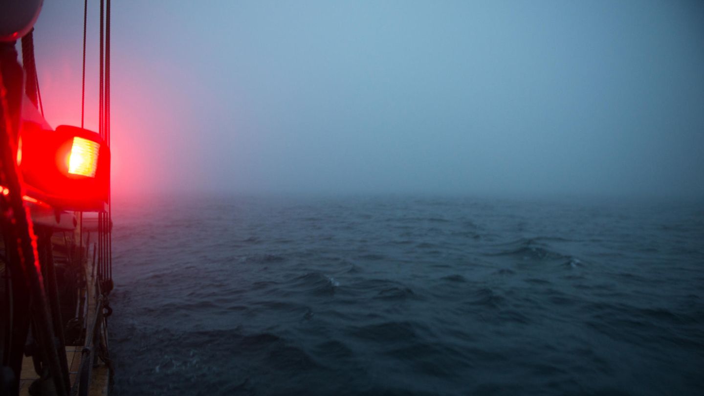 Im dichten Nebel bei Windstärke 2–3 kurz vor Schottland