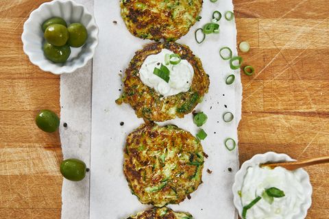 Zucchinipuffer mit Tsatsiki