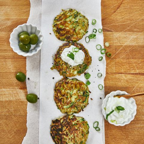 Zucchinipuffer mit Tsatsiki