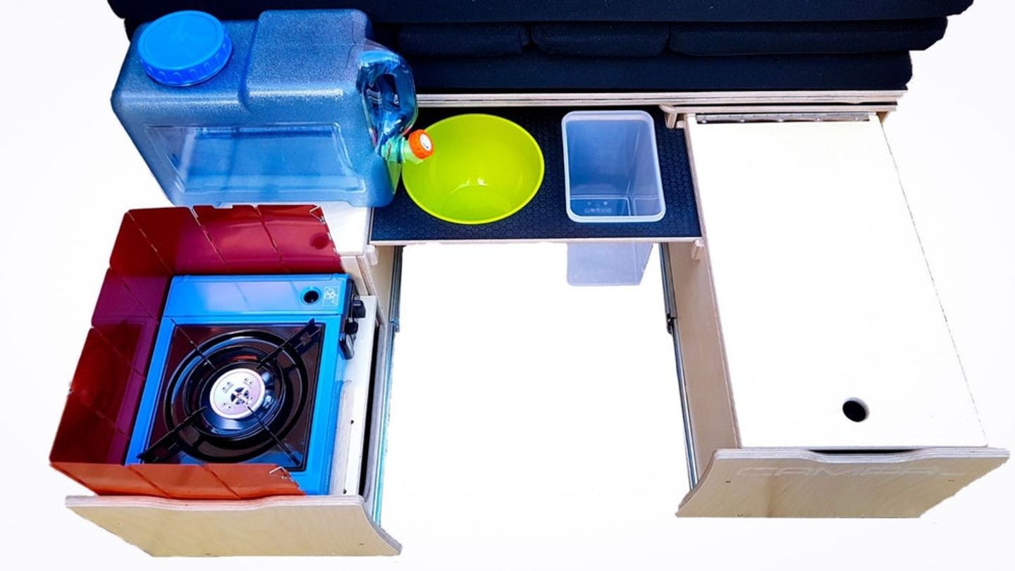 Mit einer Küche aus einem großen Wohnmobil ist das Gebotene nicht zu vergleichen.