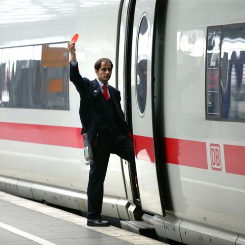 Wer mit den Bahn fährt, erlebt die unglaublichsten Geschichten: Gesucht wird der "Eisenbahner mit Herz".