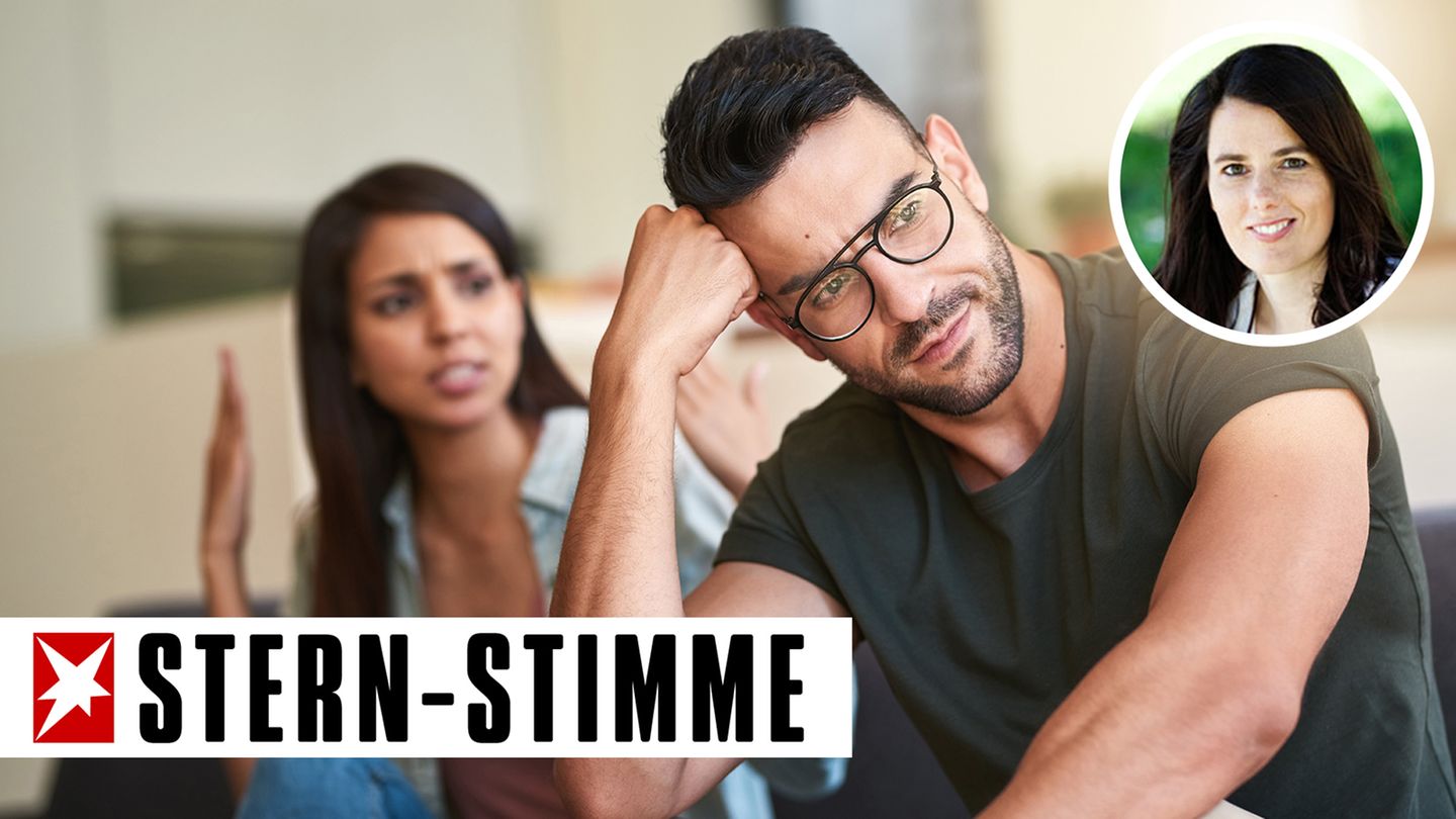 Das Gespräch über die Vorgänger und Liebschaften kann eine Beziehung belasten (Symbolbild)