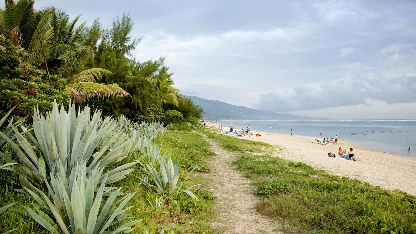 Strand bei Saline-les-Bains auf der Insel La Réunion im Indischen Ozean