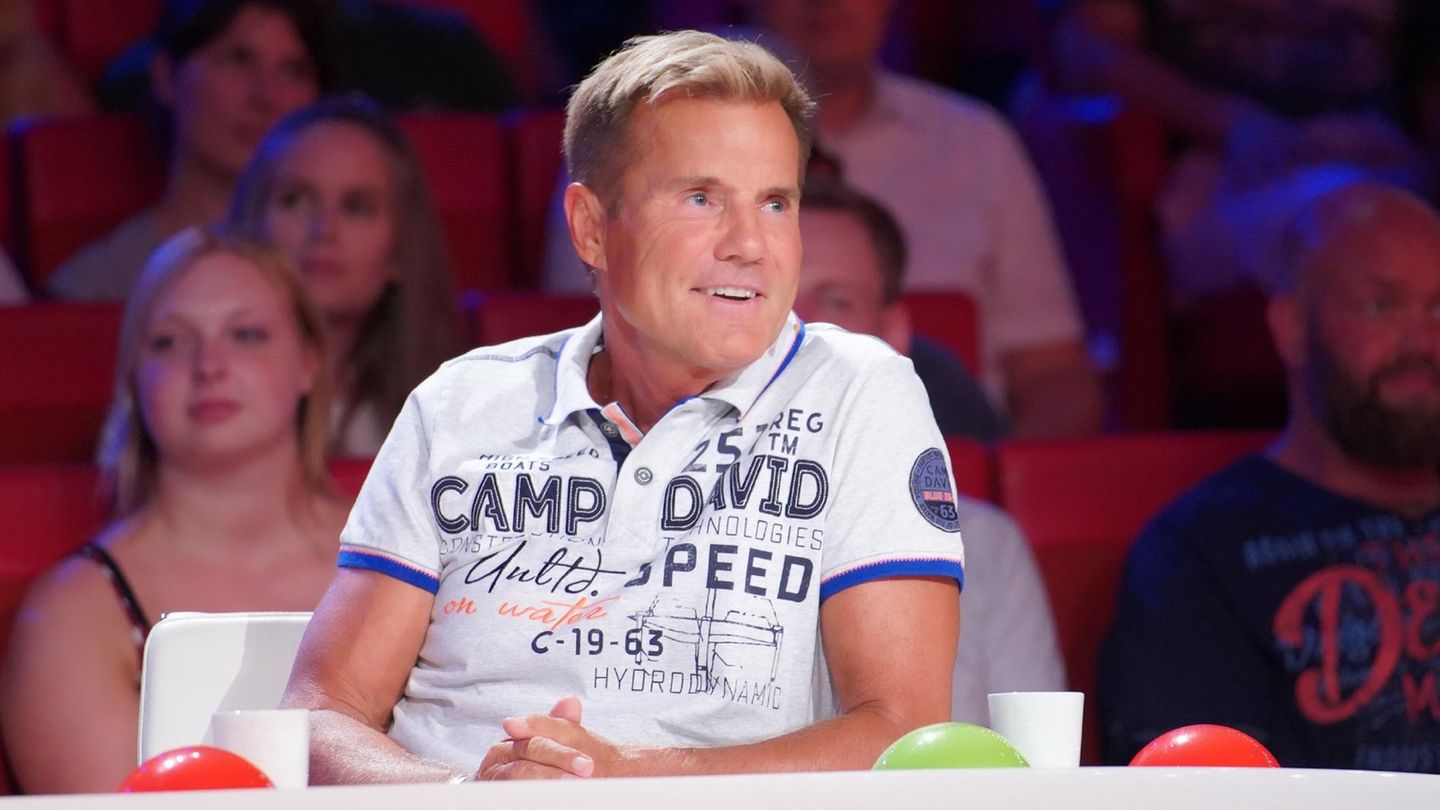 Dieter Bohlen hinter dem Jury-Pult bei "Das Supertalent"