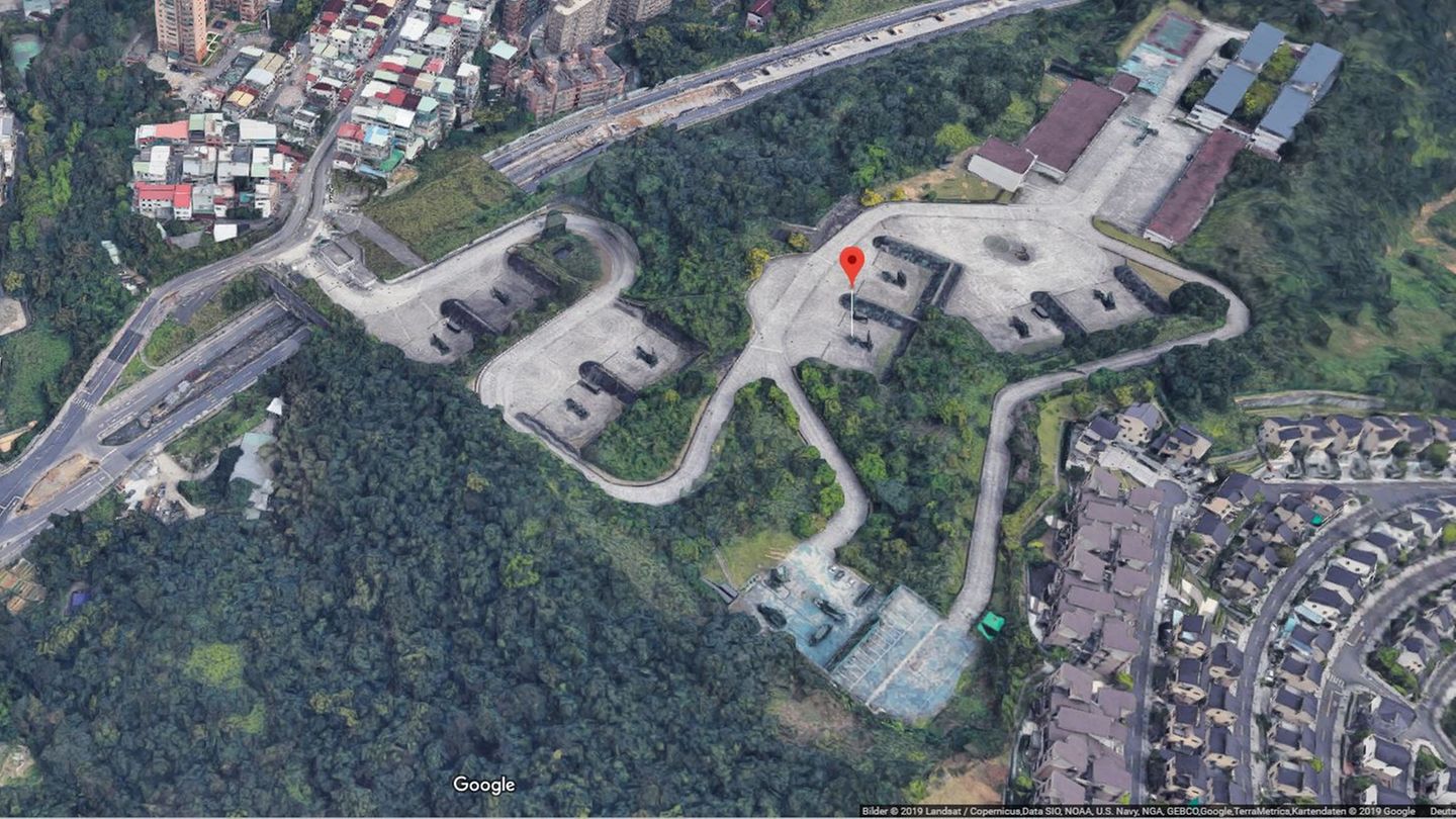 Die Militär-Basis liegt mitten in einem Wohngebiet in Taipeh.