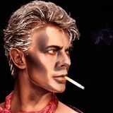Im Laufe seiner fast 50-jährigen Karriere hat sich David Bowie immer wieder neu erfunden und inszeniert. So ist es nur folgerichtig, dass man bei Gormans Bild zweimal hingucken muss, um festzustellen, ob es sich um eine Zeichnung oder eine Fotografie handelt. Bowie war einfach nicht zu greifen.
