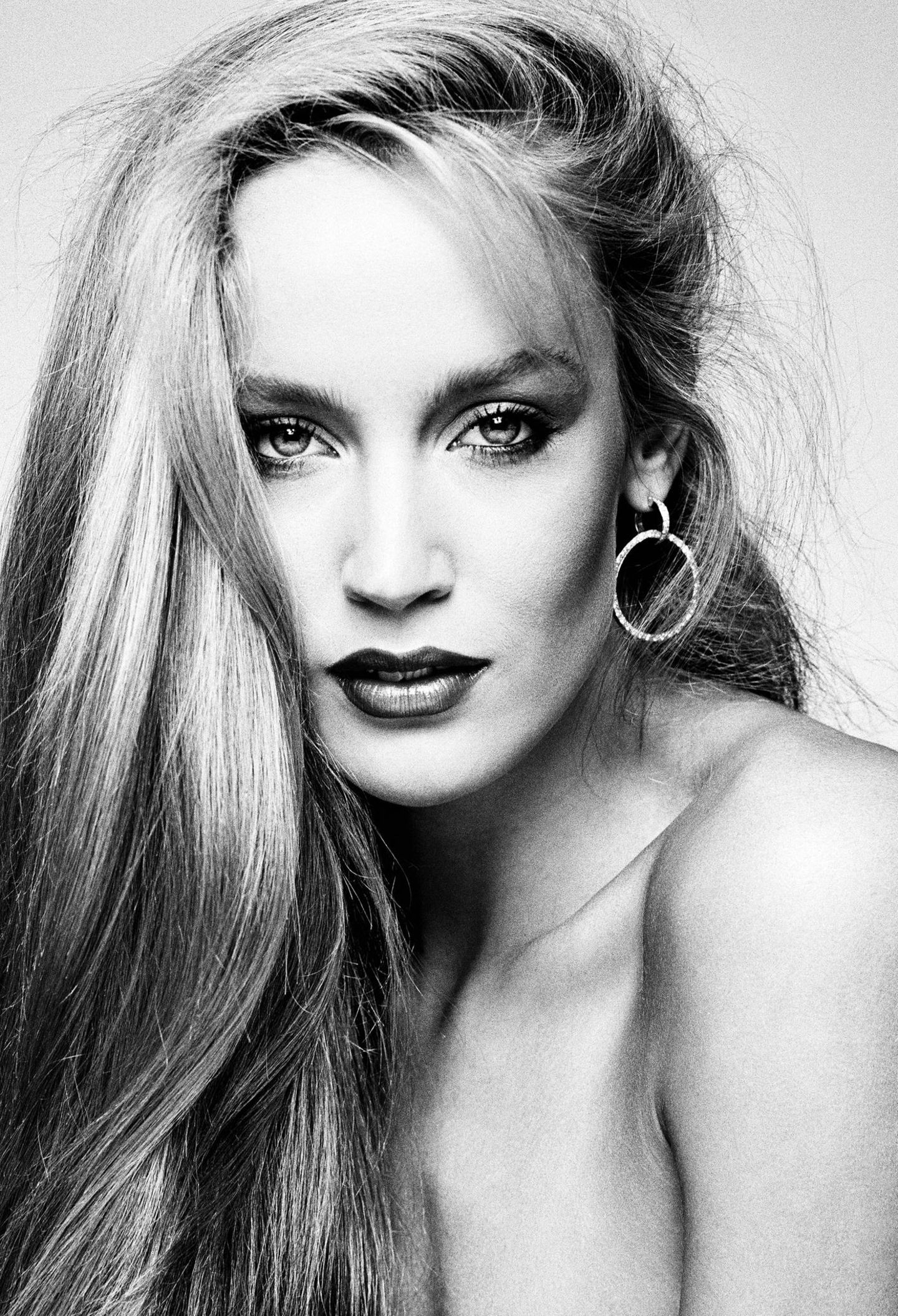 Jerry Hall 1977 war für Jerry Hall ein Jahr des Übergangs: Sie trennte sich von Roxy-Music-Sänger Bryan Ferry und lief über zu Mick Jagger, dem Frontmann der Rolling Stones. Ein Jahr später posierte das Model für Greg Gorman - und niemand fragte mehr, wie diese Frau zwei der größten Rockstars des Planeten wuschig machen konnte.