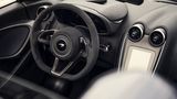Das Cockpit entspricht dem des Coupés, bis auf die Verdeckschalter