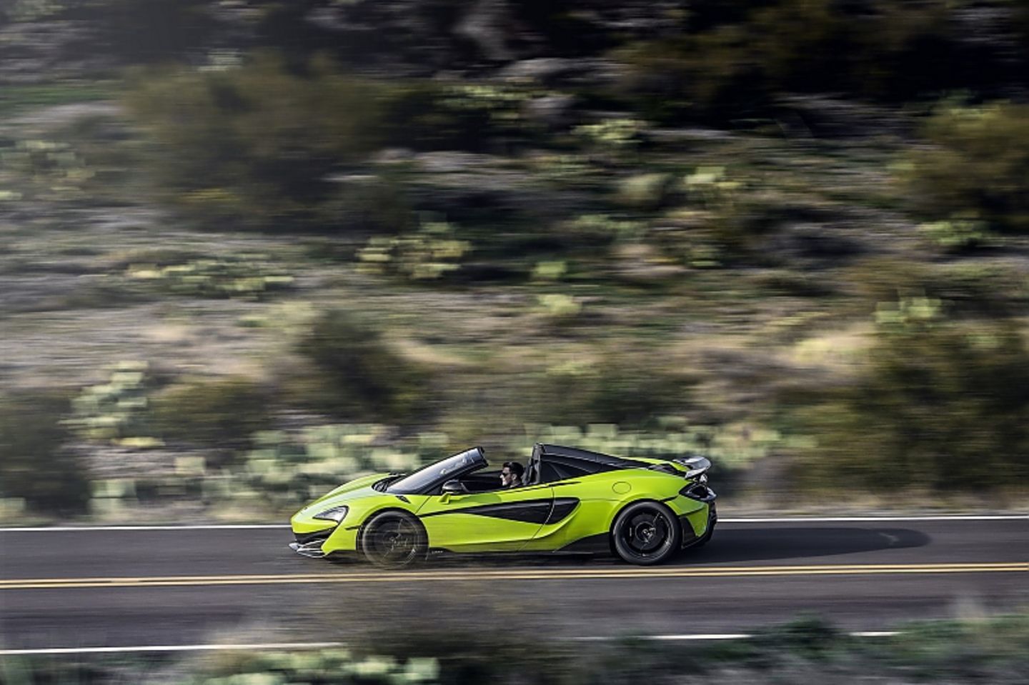 Nach 2,9 Sekunden ist der McLaren 600LT Spider 100 km/h schnell