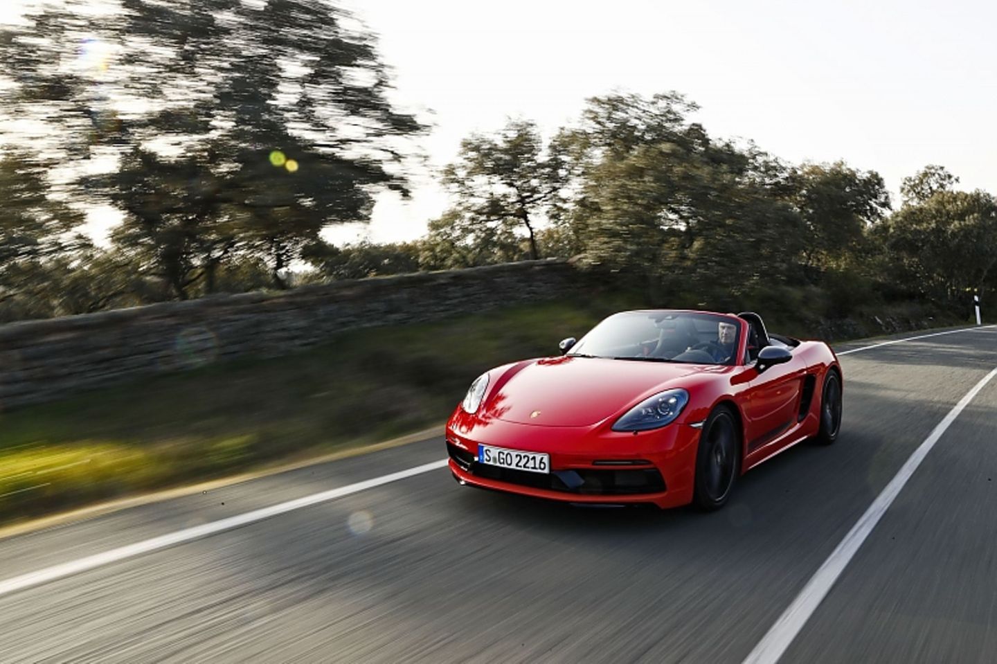 Der Porsche 718 Boxster T hat 220 kW / 300 PS