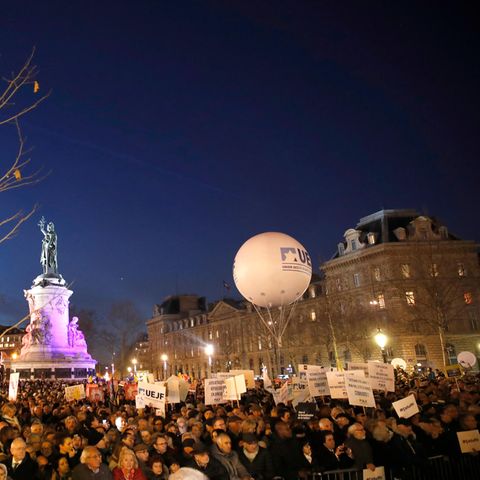 Demonstration auf dem Platz der Republik in Frankreich