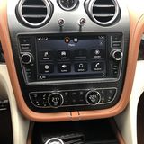 Auch die Mittelkonsole des Bentley Bentayga V8 könnte moderner sein