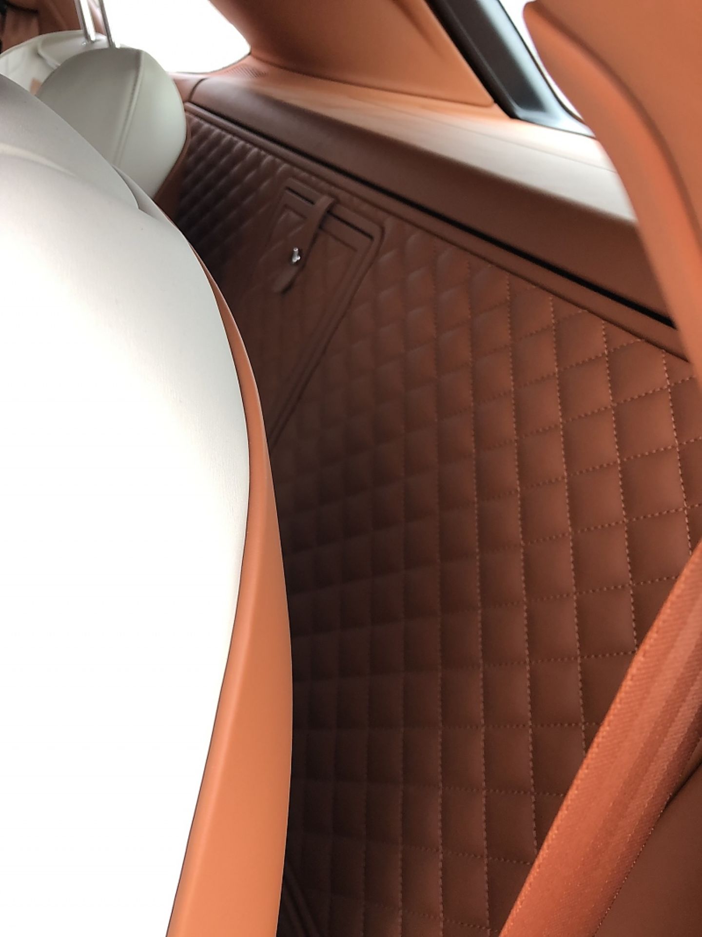 Bentley Bentayga V8 - Detailarbeit im Innern