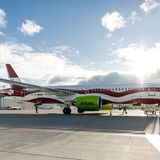 Zur Flotte der in Riga beheimateten Air Baltic gehören inzwischen 14 moderne Jets vom Typ Airbus A220-300. Zum 100. Geburtstag Lettlands hat ein Exemplar eine Sonderlackierung erhalten.