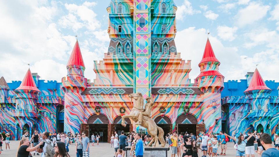 Amusements Parks: Die Nummer eins in Südamerika: Der Beto Carrero World Park liegt südlich von São Paulo auf halbem Weg nach Porto Alegre Die Nummer eins in Südamerika: Der Beto Carrero World Park liegt südlich von São Paulo auf halbem Weg nach Porto Alegre