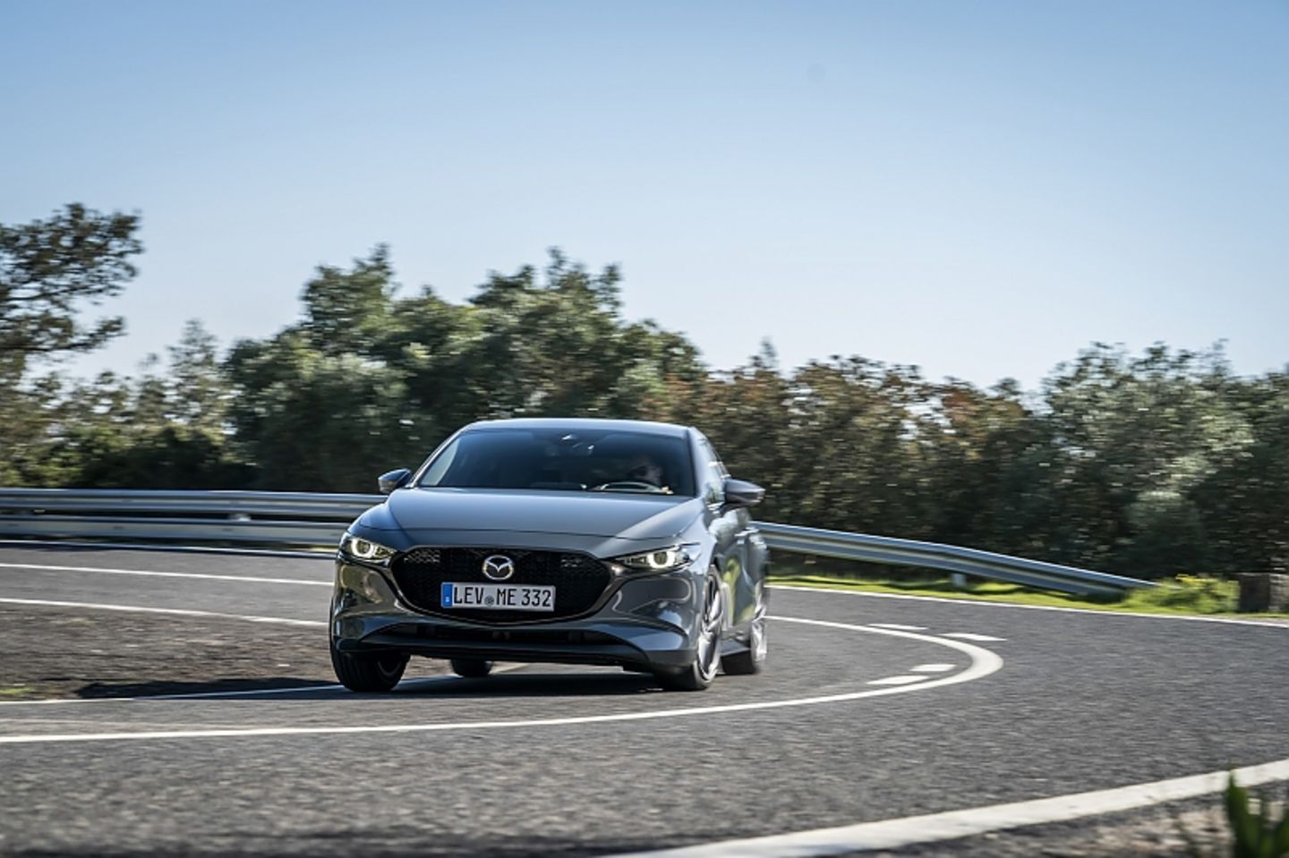 Der Mazda 3 ist sportlich straff abgestimmt