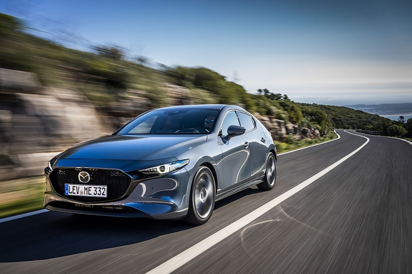 Nach 10,4 Sekunden knackt der Mazda 3 die 100 km/h Marke