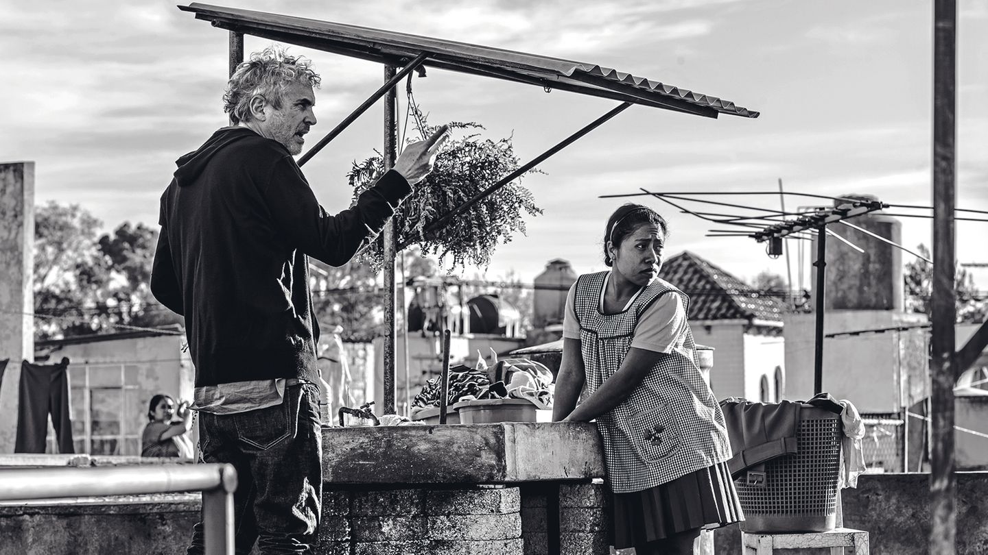 Academy Awards: Bester Film • Roma • Bohemian Rhapsody • A Star Is Born • Black Panther • The Favourite • Blackkkklansman • Green Book • Vice Jaja, Netflix, schon klar. Doch egal, wer das Geld gibt: Ein Meisterwerk ist ein Meisterwerk. Und ein mutiges: überlang, schwarzweiß, unbekannte Darsteller. Große, menschliche, ergreifende Kunst: "Roma" wird's! Bester Film • Roma • Bohemian Rhapsody • A Star Is Born • Black Panther • The Favourite • Blackkkklansman • Green Book • Vice Jaja, Netflix, schon klar. Doch egal, wer das Geld gibt: Ein Meisterwerk ist ein Meisterwerk. Und ein mutiges: überlang, schwarzweiß, unbekannte Darsteller. Große, menschliche, ergreifende Kunst: "Roma" wird's!