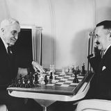Beim gepflegten Schachspiel.
