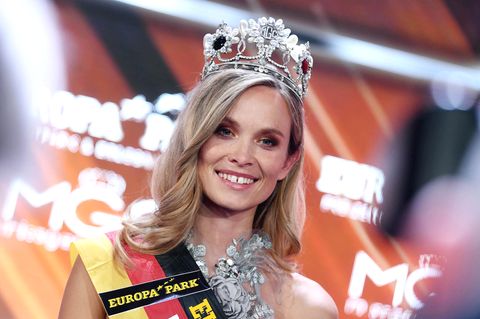 Miss Baden-Württemberg, Nadine Berneis aus Stuttgart, nach ihrer Kürung zur "Miss Germany 2019" im Europa-Park Rust