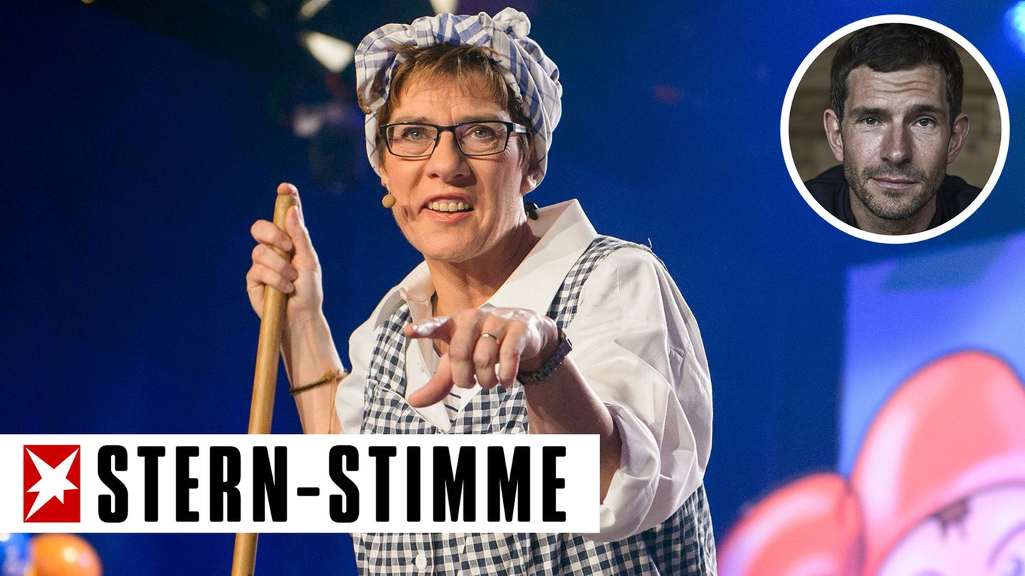 Annegret Kramp-Karrenbauer im Karnevalskostüm